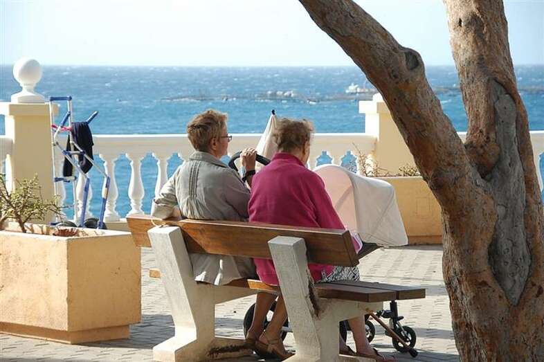 Vecinos de Telde en un rincón de Clavellinas (Foto TA)